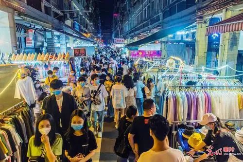 濟陽西紅市“煙火”重燃 日用品百貨攤位火熱招商，共繪城市活力新畫卷